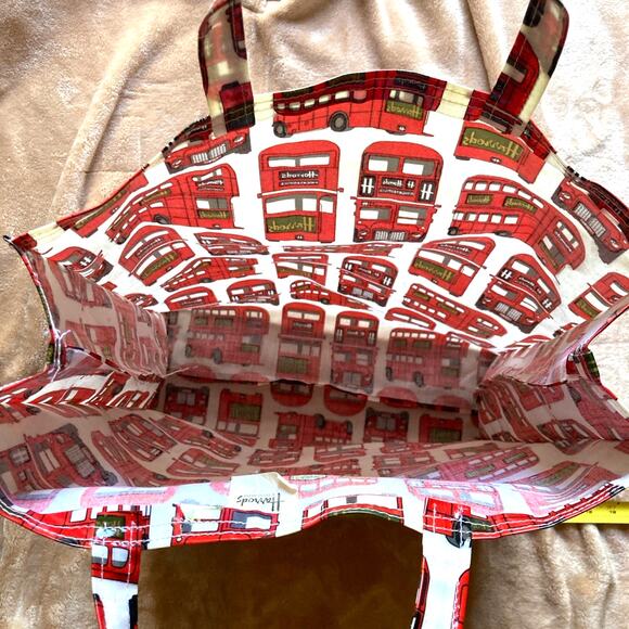 Harrods London Buses PVC Lg Shopping Bag Tote Shopper Waterproof - Picture 4 of 4